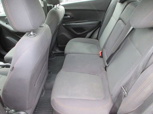 Used 2018 Chevrolet Trax LS FWD image 12