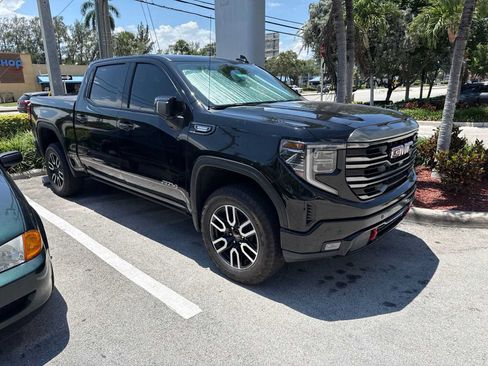 Used 2023 GMC Sierra 1500 AT4 w/ Technology Package AWD/4WD image 1