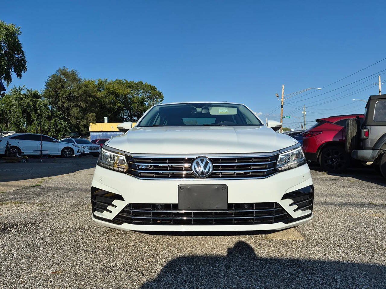Used 2019 Volkswagen Passat 2.0T SE R-Line FWD image 2