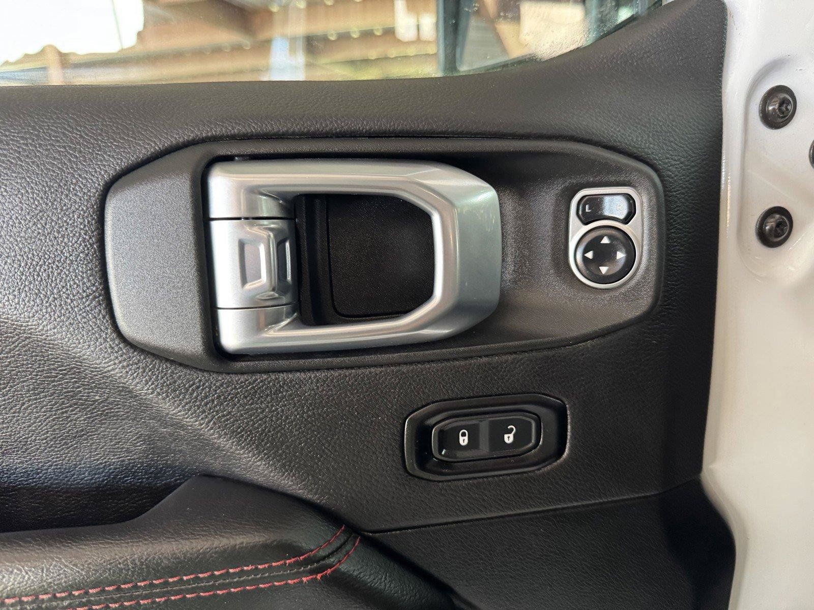 Used 2021 Jeep Wrangler Unlimited Rubicon AWD/4WD image 26