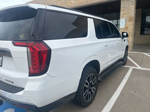 Used 2023 GMC Yukon XL AT4 w/ Technology Package AWD/4WD image 6