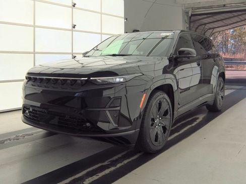 Used 2024 Jeep Wagoneer Launch Edition image 1