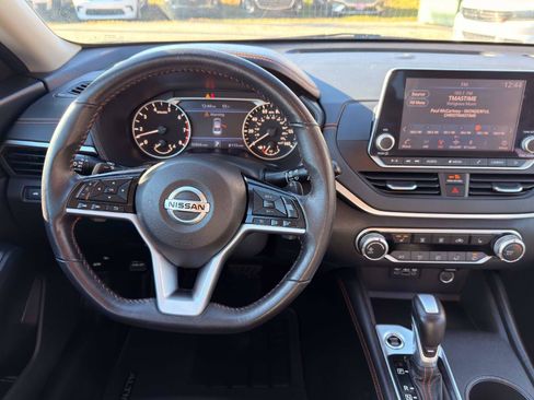 Used 2021 Nissan Altima 2.5 SR w/ SR Premium Package image 12