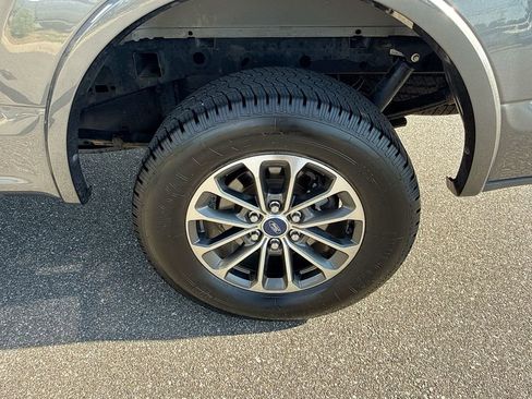 Used 2019 Ford F150 XLT w/ Equipment Group 302A Luxury AWD/4WD image 25