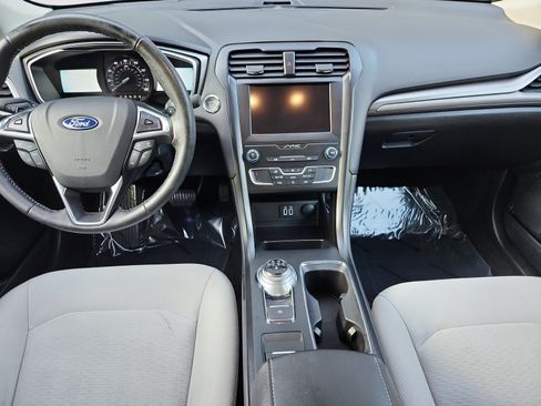 Used 2019 Ford Fusion SE w/ Equipment Group 151A FWD image 11