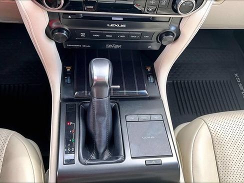 Used 2023 Lexus GX 460 Luxury w/ Accessory Package AWD/4WD image 31