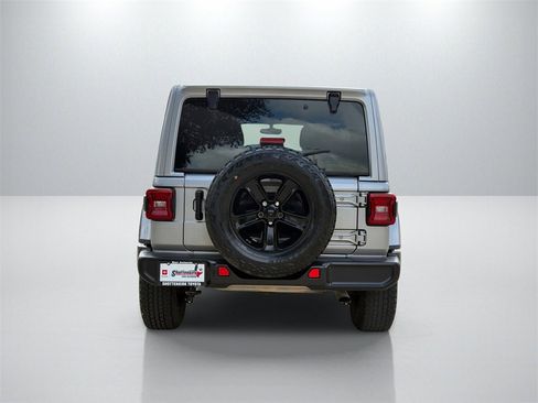 Used 2021 Jeep Wrangler Unlimited Sahara image 6