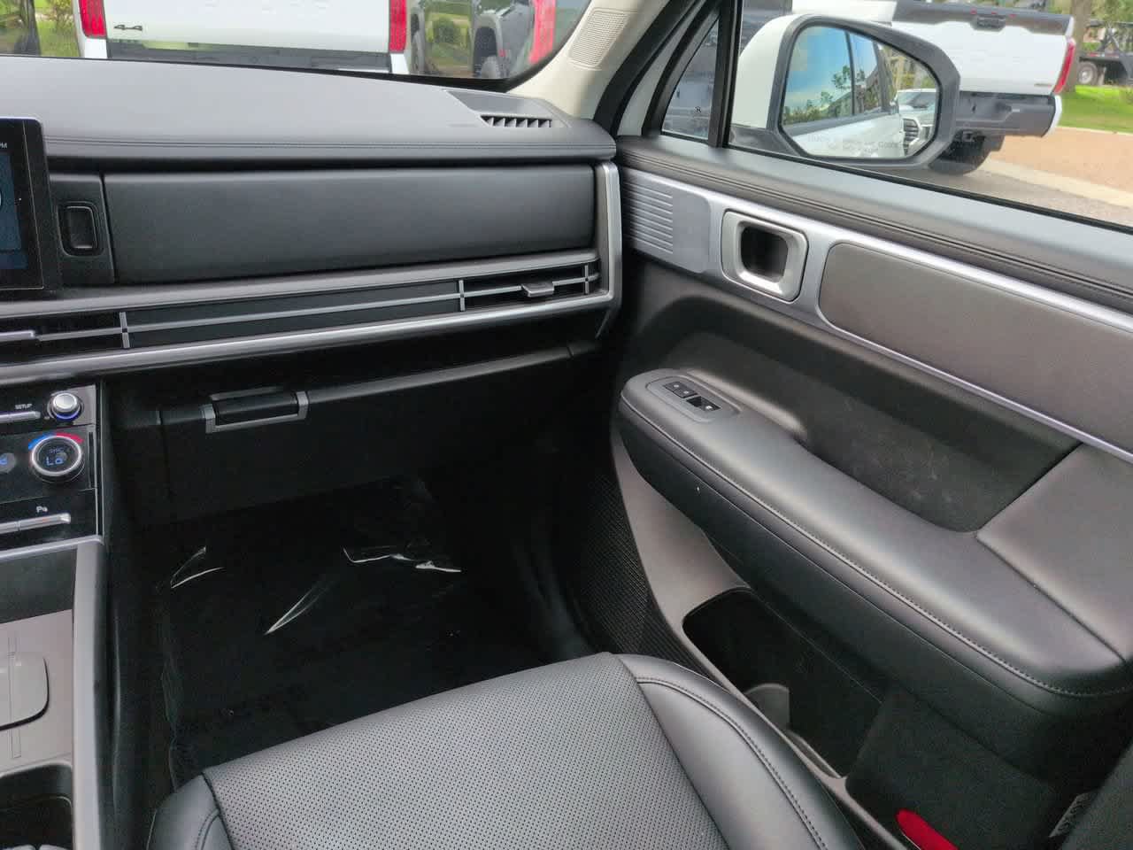 Used 2026 Hyundai Santa Fe SEL FWD image 17