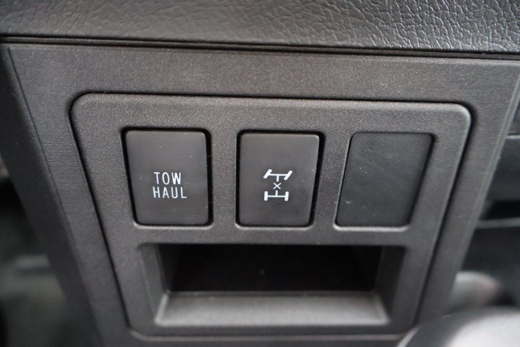Used 2019 Toyota Sequoia SR5 AWD/4WD image 35