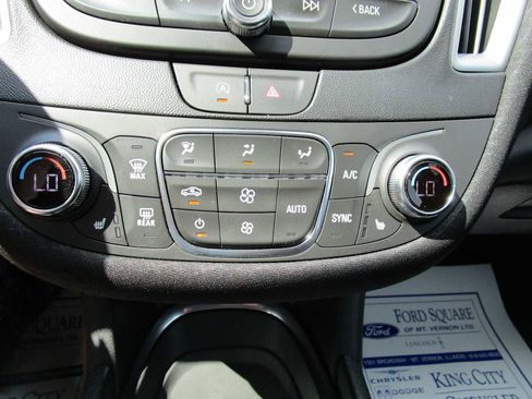 Used 2024 Chevrolet Malibu LT image 28