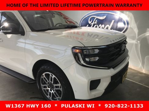 Used 2025 Ford Expedition Max Active AWD/4WD image 2