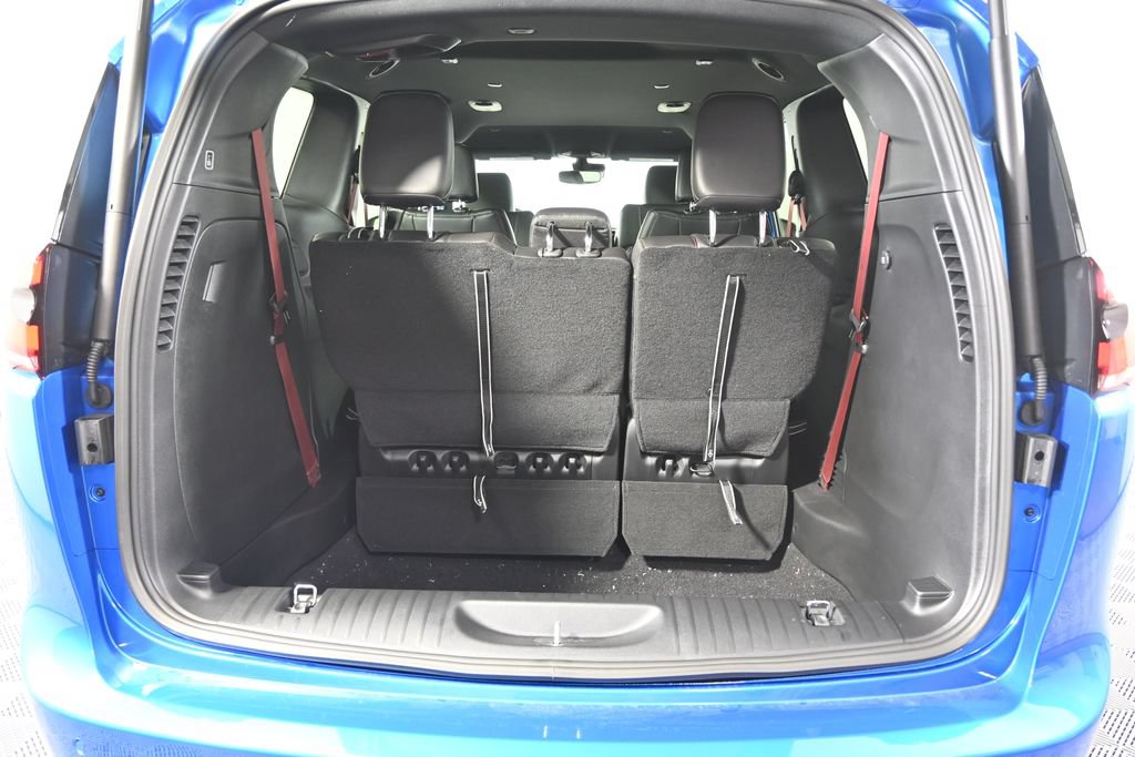 New 2027 Chrysler Pacifica Select AWD/4WD image 18