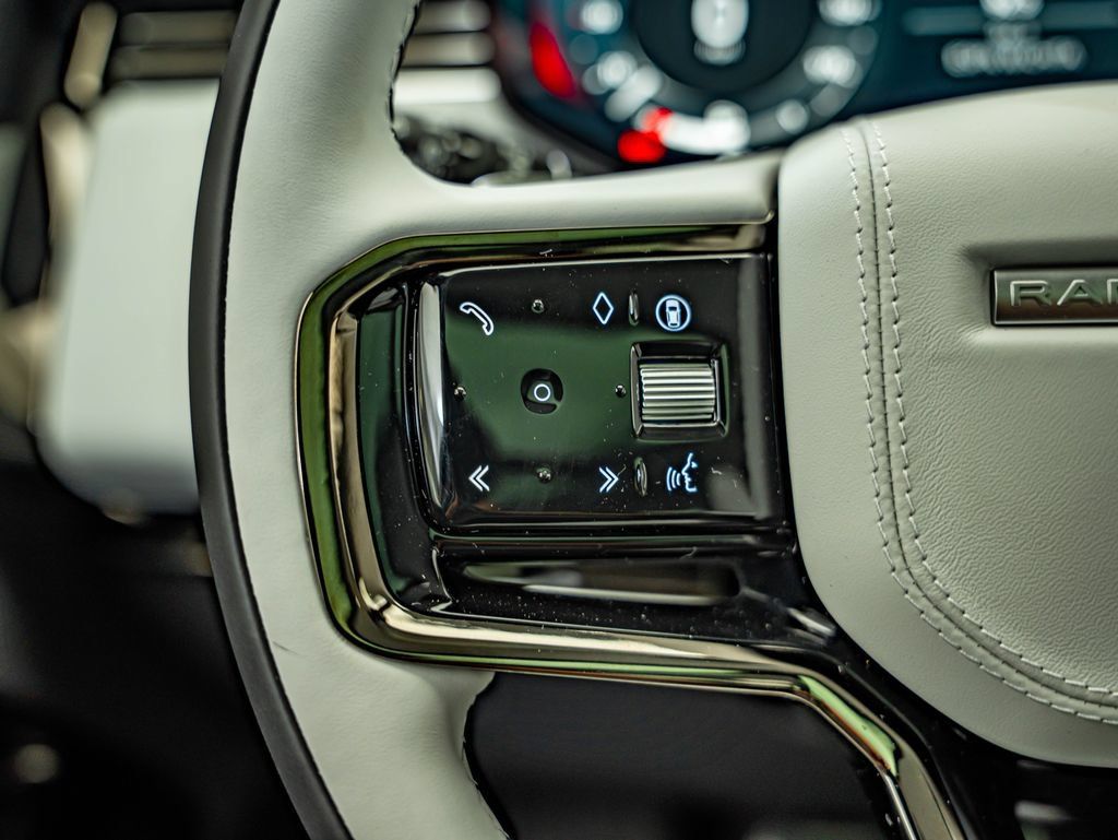 New 2026 Land Rover Range Rover Sport Dynamic SE AWD/4WD image 19