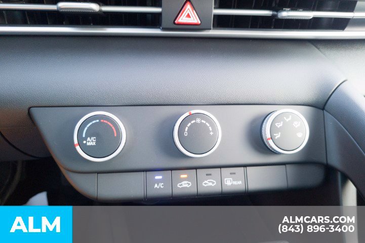 Used 2026 Hyundai Elantra SE FWD image 26