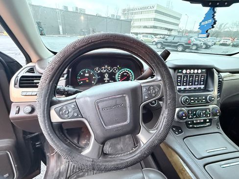 Used 2017 GMC Yukon Denali w/ Open Road Package image 15