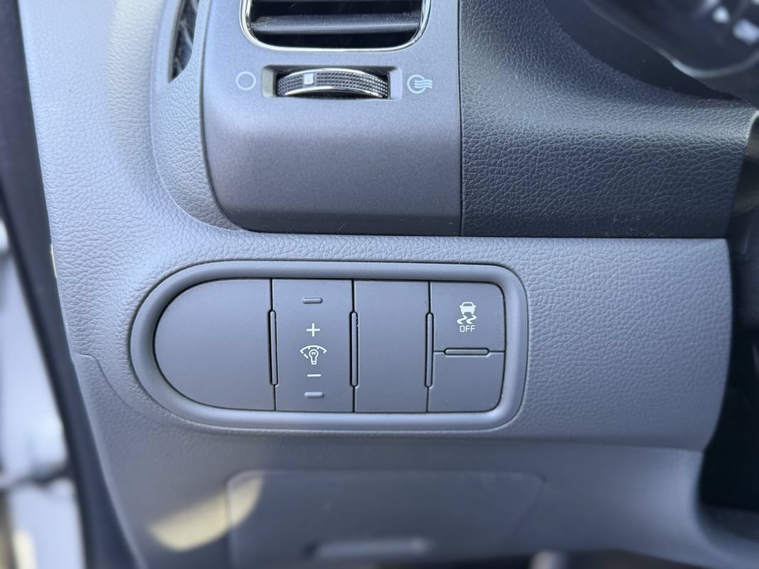 Used 2017 Kia Forte LX FWD image 22