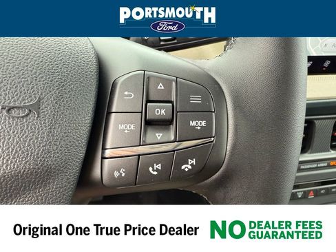 New 2025 Ford Maverick Lariat w/ 4K Tow Package image 25