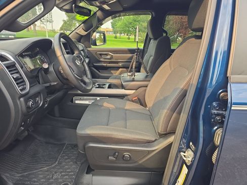 Used 2022 RAM 1500 Big Horn AWD/4WD image 11