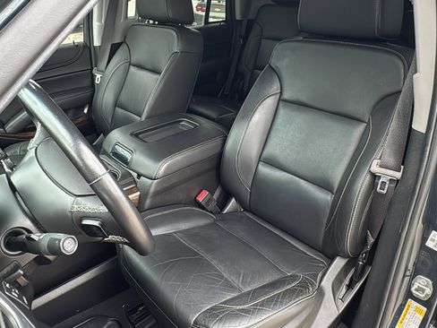 Used 2019 Chevrolet Tahoe LT image 14