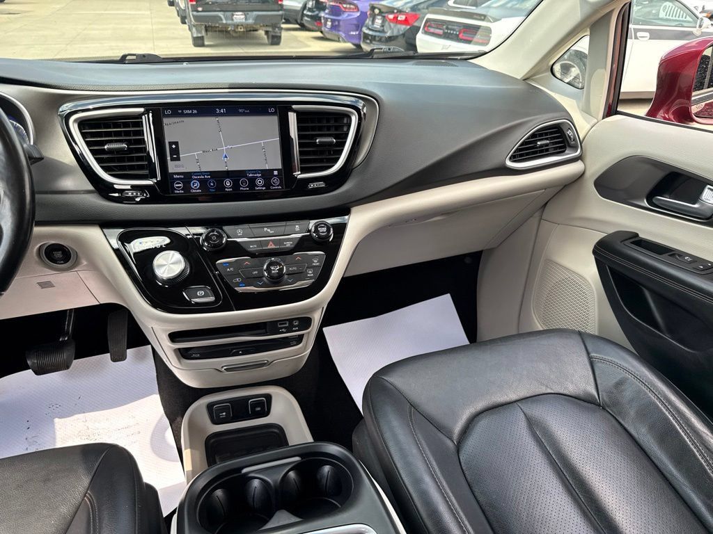 Used 2020 Chrysler Pacifica Touring-L Plus FWD image 14