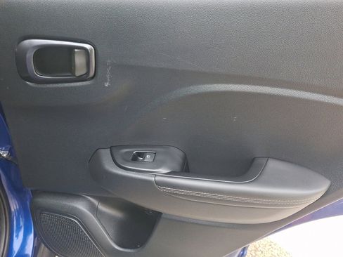 Used 2024 Hyundai Venue Limited FWD image 14