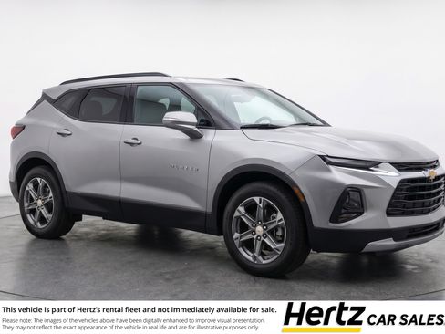Used 2025 Chevrolet Blazer LT FWD image 1