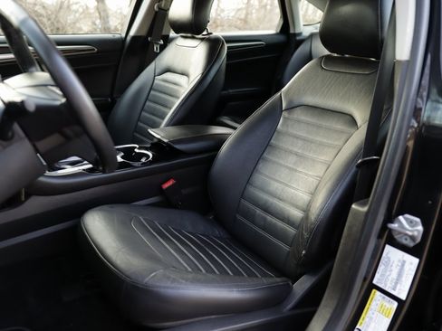 Used 2014 Ford Fusion SE w/ Equipment Group 202A image 19