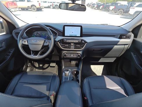 Certified 2022 Ford Escape SE w/ SE Sport Appearance Package AWD/4WD image 2