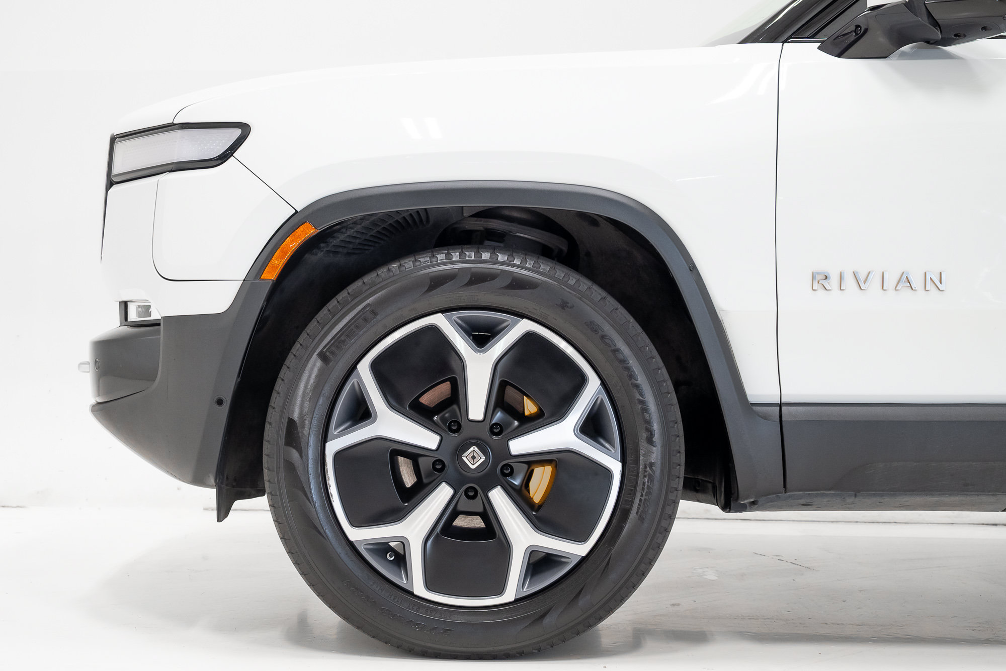 Used 2024 Rivian R1S Adventure Quad AWD/4WD image 27