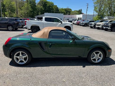 Used 2002 Toyota MR2 RWD image 7