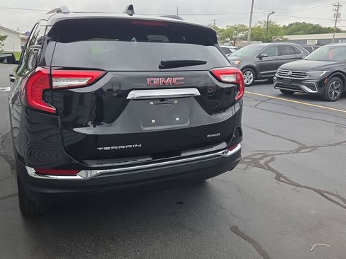 Used 2022 GMC Terrain SLT AWD/4WD image 5