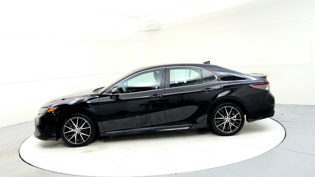 Certified 2024 Toyota Camry SE w/ Cold Weather Package AWD/4WD image 3