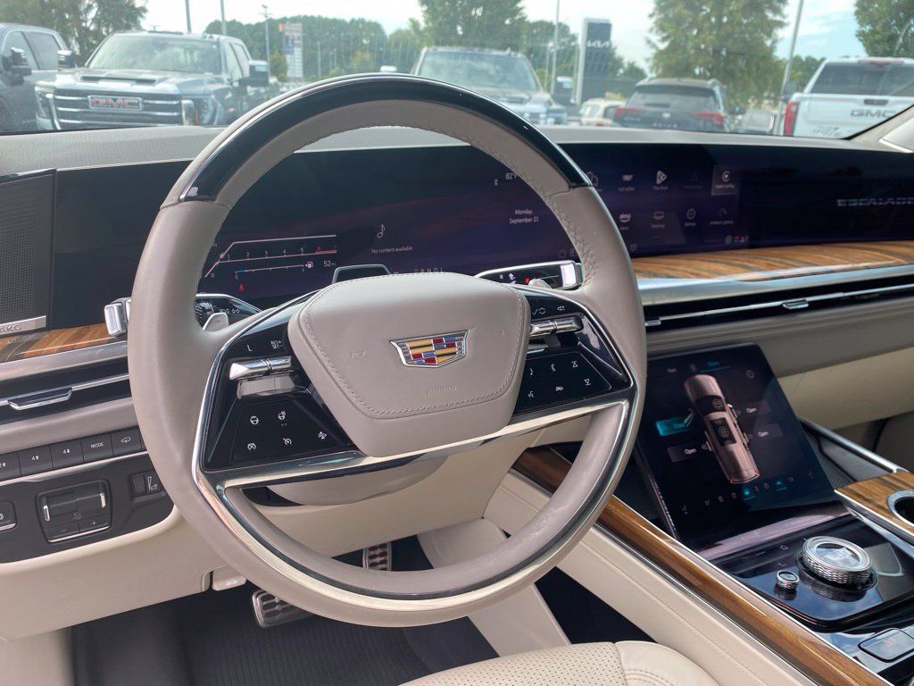 Used 2025 Cadillac Escalade Sport Platinum w/ LPO, ONYX Package AWD/4WD image 15