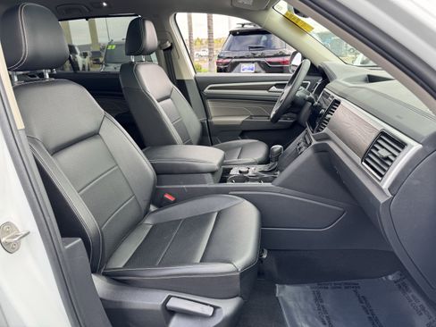 Certified 2022 Volkswagen Atlas SE w/ Panoramic Sunroof Package image 37