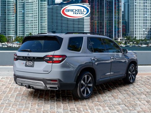Certified 2023 Honda Pilot Touring image 6