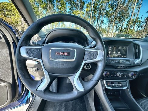 Certified 2022 GMC Terrain SLE w/ Driver Convenience Package image 11