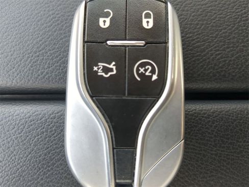 Used 2020 Maserati Quattroporte S image 30