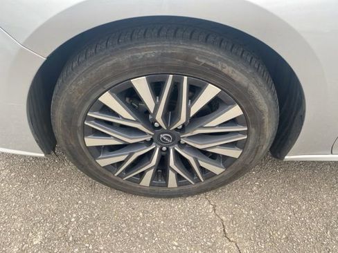 Used 2023 Nissan Altima 2.5 SV image 10