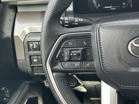 Certified 2025 Toyota Tacoma TRD Off-Road AWD/4WD image 22
