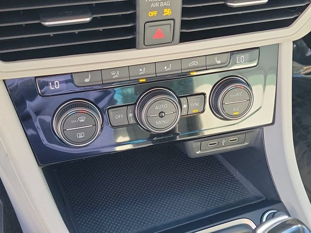 Certified 2023 Volkswagen Jetta SE w/ Panoramic Sunroof Package FWD image 25