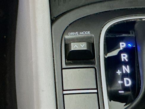 Used 2024 Hyundai Kona SE image 25