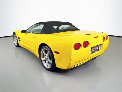 Used 2004 Chevrolet Corvette Convertible w/ Preferred Equipment Group RWD image 8