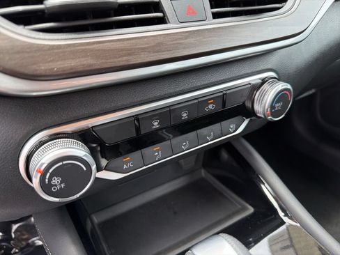 Certified 2023 Nissan Altima 2.5 SV FWD image 20