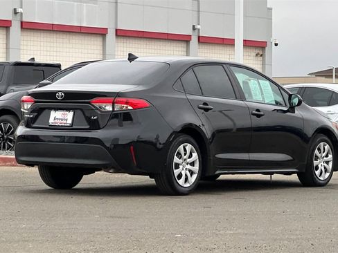 Certified 2025 Toyota Corolla LE image 5