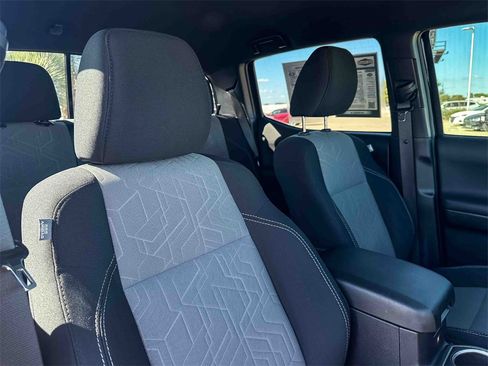 Used 2021 Toyota Tacoma TRD Off-Road image 23