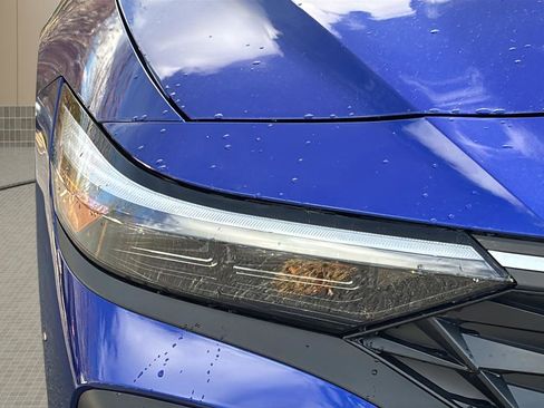 Certified 2025 Hyundai Elantra Sport image 18