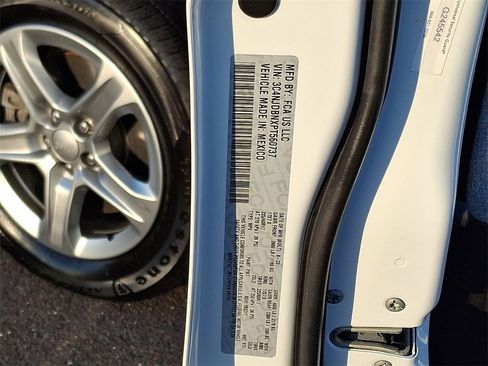 Used 2023 Jeep Compass Latitude w/ Sun and Sound Group image 24