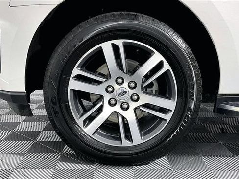 Used 2023 Ford Expedition XLT RWD image 8