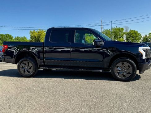 Used 2022 Ford F150 Lightning Lariat AWD/4WD image 2