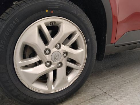 Used 2020 Hyundai Venue SEL FWD image 31
